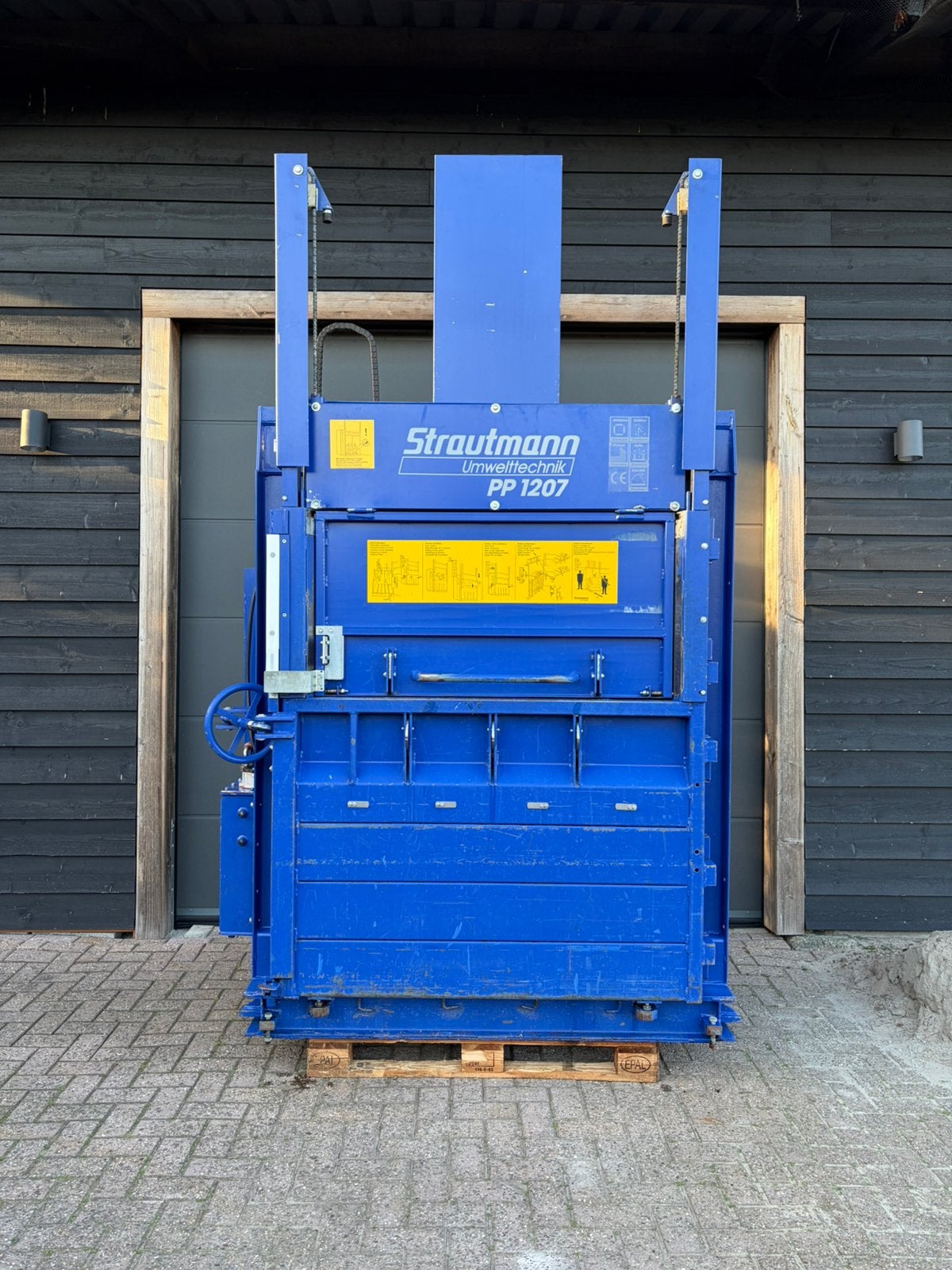Strautmann PP1207 | 58 ton | Balenpers | Papierpers, Doe-het-zelf en Bouw, Gereedschap | Overige machines, Ophalen of Verzenden