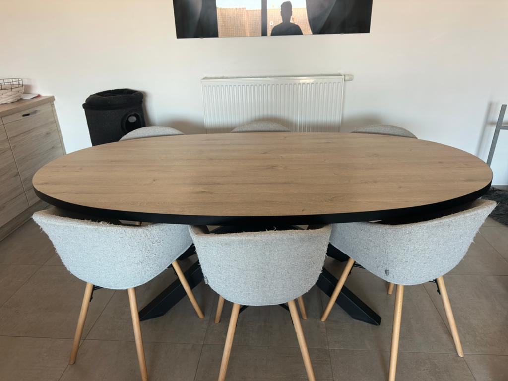 Ovalen pure wood tafel (nieuwstaat), Huis en Inrichting, Tafels | Eettafels, Ophalen, Zo goed als nieuw