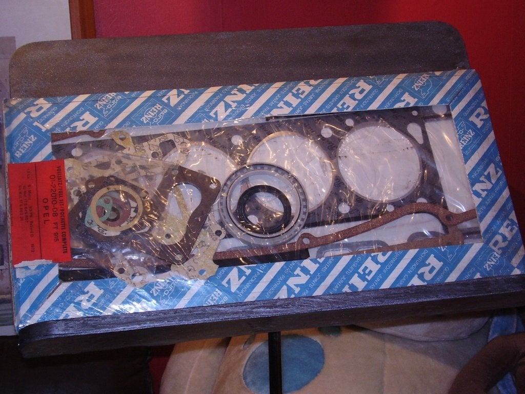 Een afdichtingsset voor OPEL REKORD D 1.7 (1972), Auto-onderdelen, Ophalen of Verzenden, Nieuw, Oldtimer onderdelen