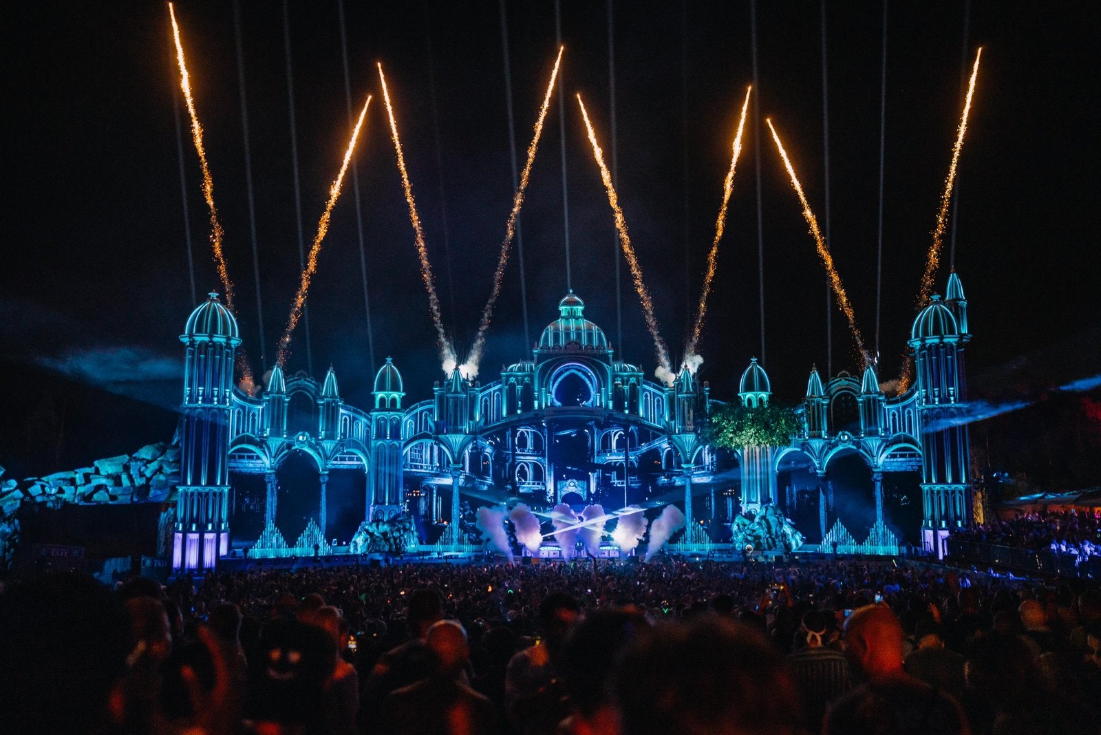2x Tomorrowland Tickets Gezocht – 19/07 [VIP of Regular], Twee personen, Juli