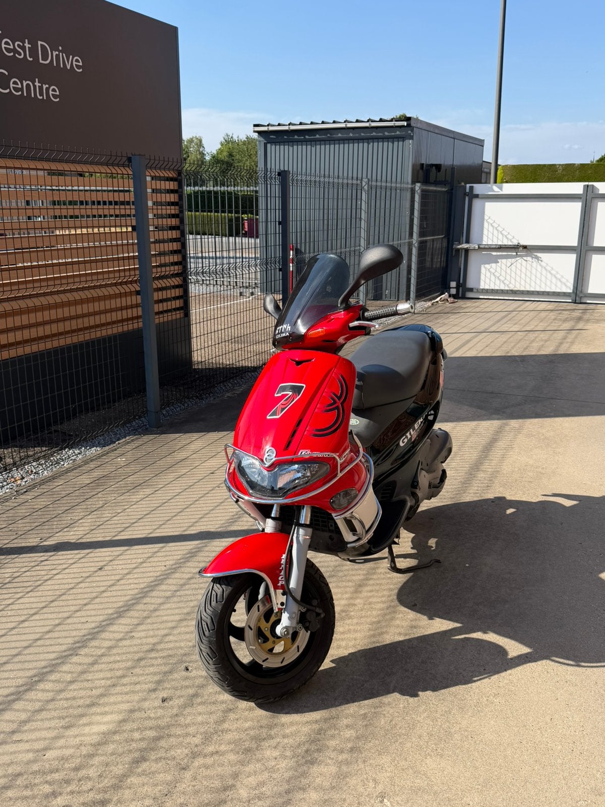 Coureur Gilera, Vélos & Vélomoteurs, Scooters | Piaggio, Comme neuf, Électrique, Enlèvement ou Envoi