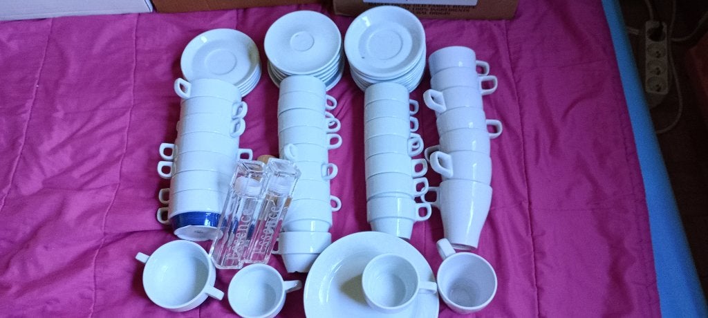 volledig servies wit hotelporselein, Huis en Inrichting, Ophalen, Zo goed als nieuw, Overige stijlen, Porselein