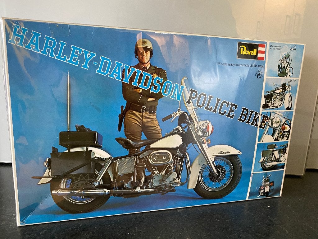 Harley Davidson, Revell 1227, Police Bike,, Ophalen, Revell