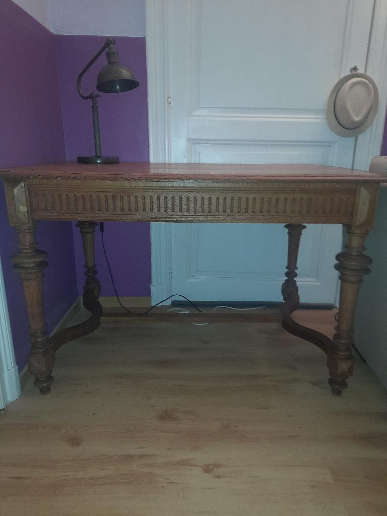 Table Bureau Style Tête de Lion en Chêne, Enlèvement