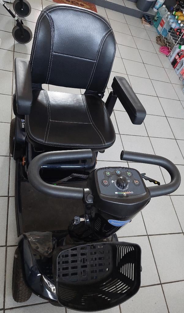 Scooter de mobilité à 4 roues - INVACARE LEO, Enlèvement, Comme neuf