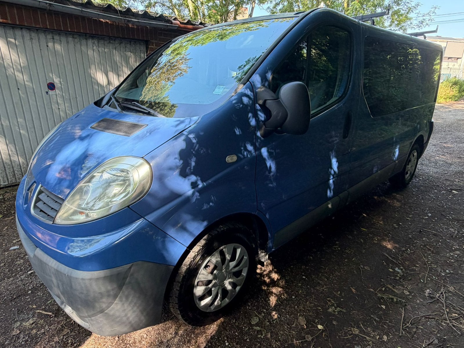 renault trafic Annee 2011 220 000km 6place double cabine gps, Renault, Te koop, Elektrisch, Bedrijf