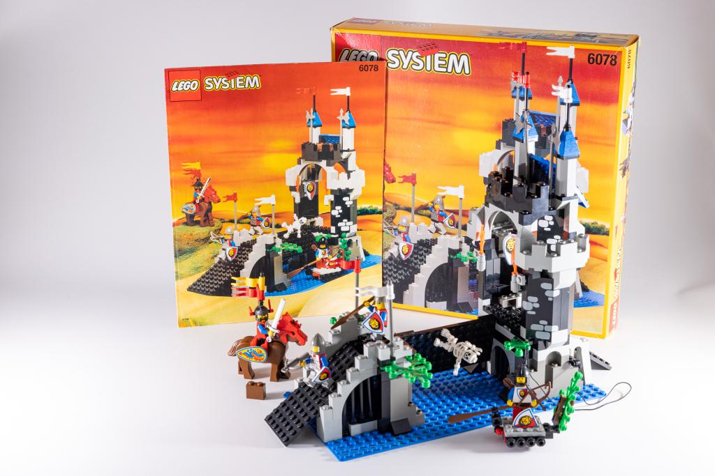 LEGO 6078 Royal Drawbridge – compleet + box + instructies, Gebruikt, Lego, Ophalen of Verzenden, Compleet