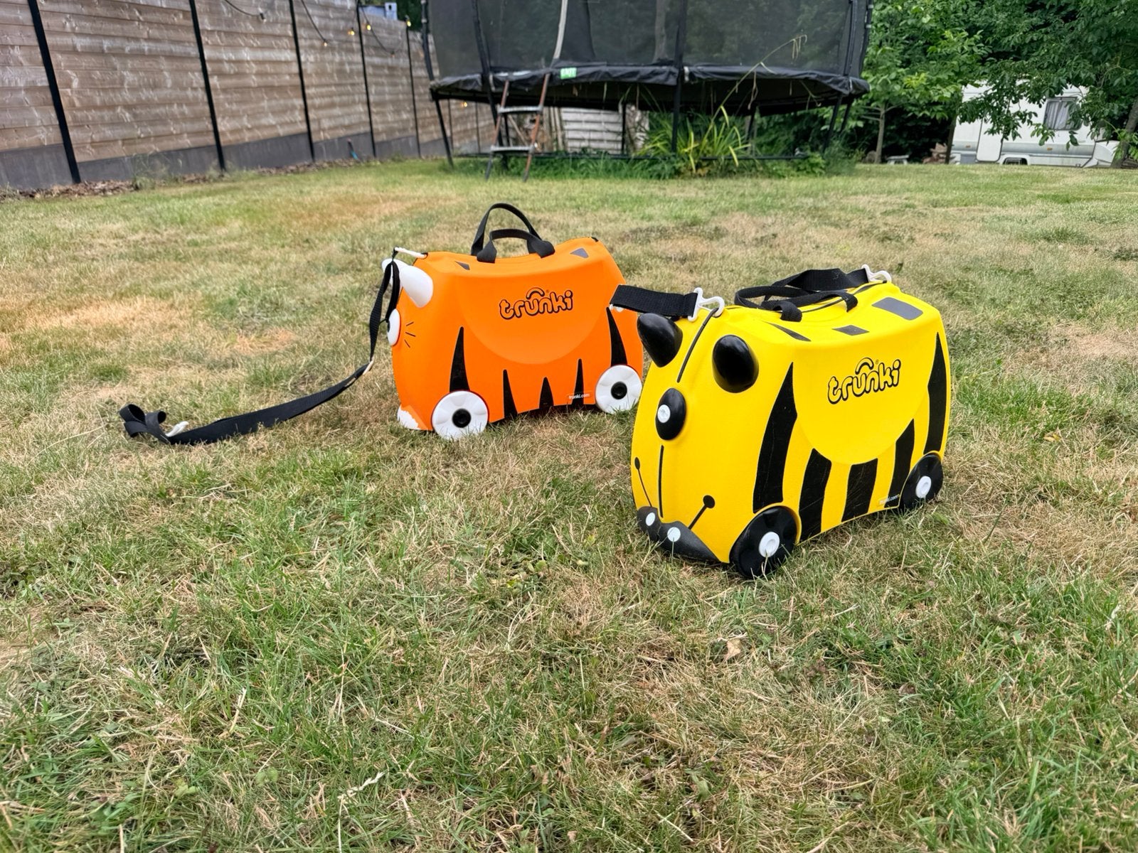 2 valises et coffres de siège pour enfants Trunki, Enlèvement, Comme neuf