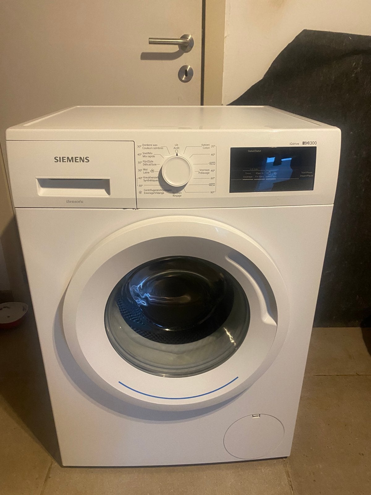 Lave linge, 1200 à 1600 tours, 6 à 8 kg, 85 à 90 cm, Comme neuf