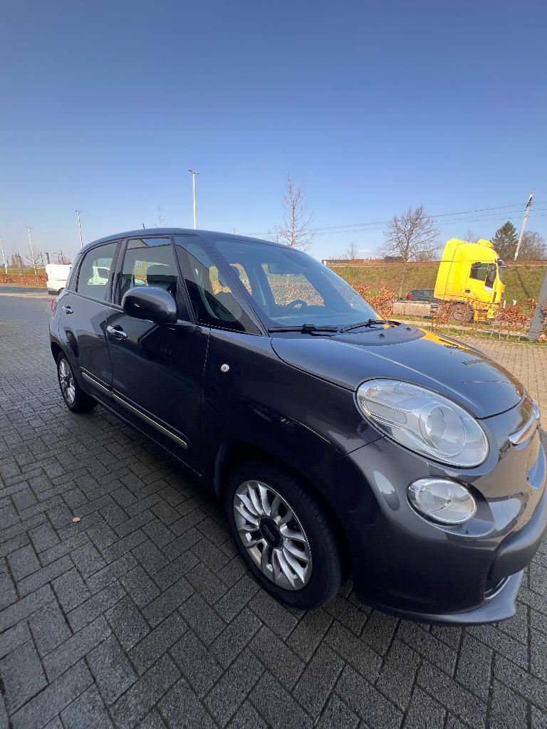 Fiat 500L Lounge - benzine - 106.000 km - eerste eigenaar, Auto's, Fiat, Monovolume, Euro 6, Leder en Stof, Handgeschakeld
