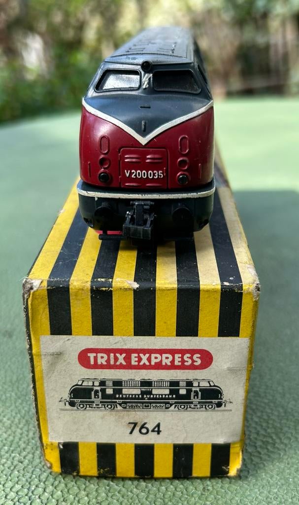 Trix Express - V200 diesellocomotief en slaapwagen, Verzamelen, Spoorwegen en Tram, Gebruikt, Trein, Schaalmodel, Ophalen of Verzenden