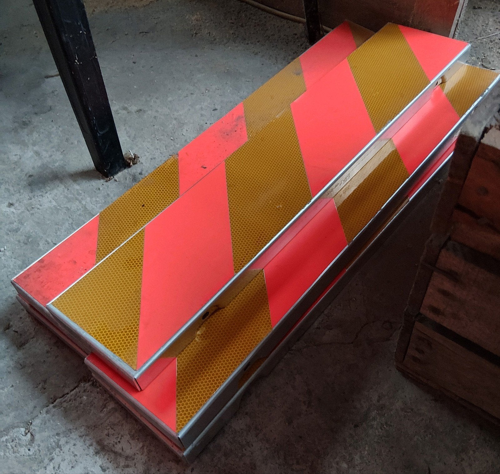 reflecterende waarschuwingsborden, Enlèvement