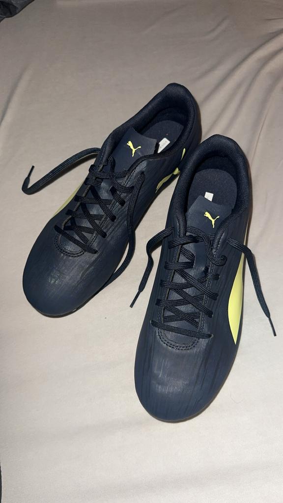 Puma Voetbalschoennen, Verzenden, Zo goed als nieuw, Schoenen