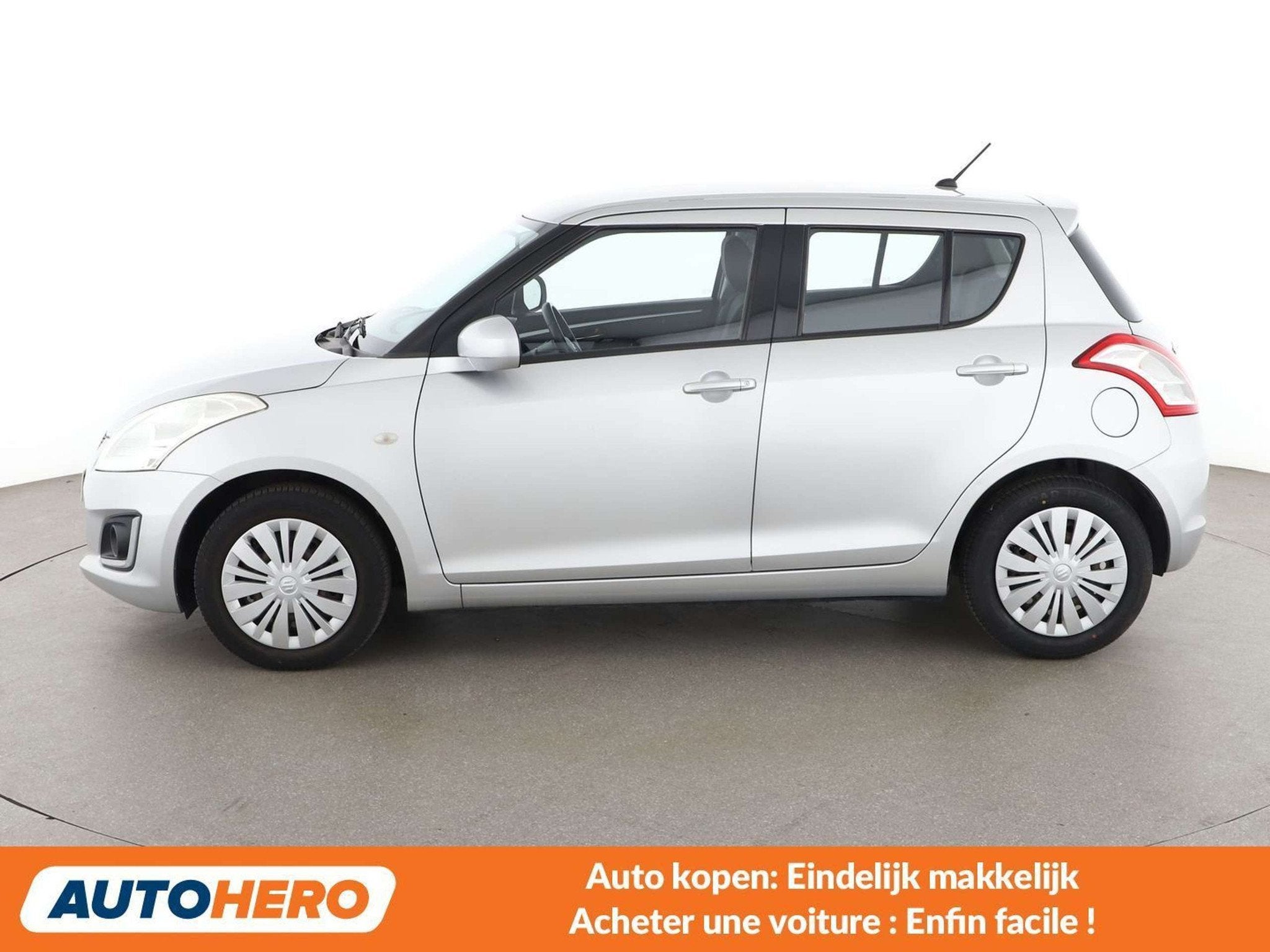 Suzuki Swift 1.2 30 Jahre (année de construction 2015), Autos, 1242 cm³, Achat, https://public.car-pass.be/vhr/02ca8fc6-b2a7-43f9-8bc1-3fd61a432f2e