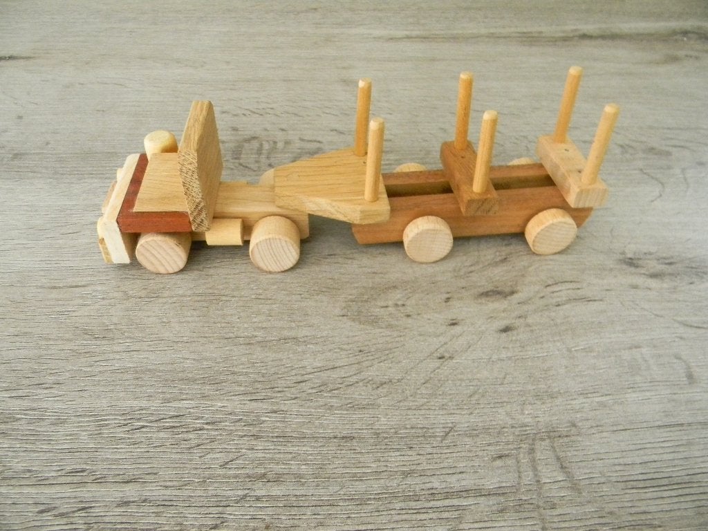 houten handgemaakte vrachtwagen (houttransport), Ophalen, Zo goed als nieuw