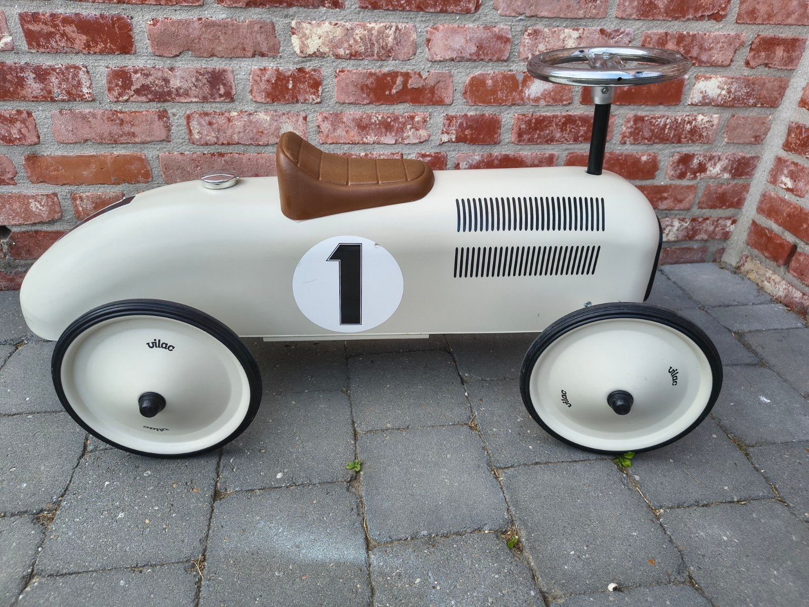 Retro loopauto Vilac, Enlèvement