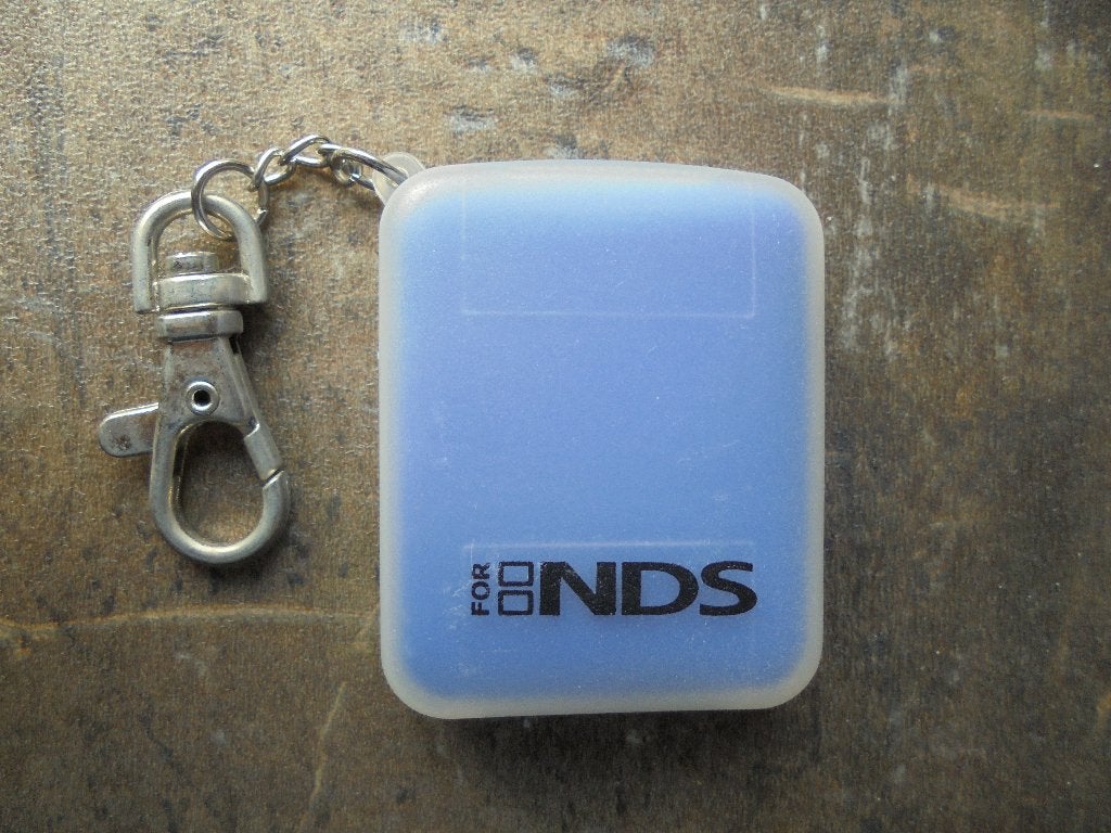 Dark Blue Game Card Case with Keyring voor DS (zie foto's), Gebruikt, Overige genres, 1 speler, Ophalen of Verzenden