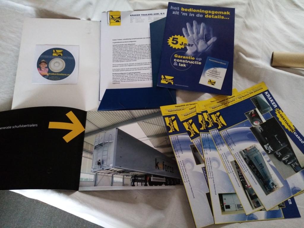 KRAKER TRAILERS, Livres, Autos | Brochures & Magazines, Comme neuf, Enlèvement ou Envoi