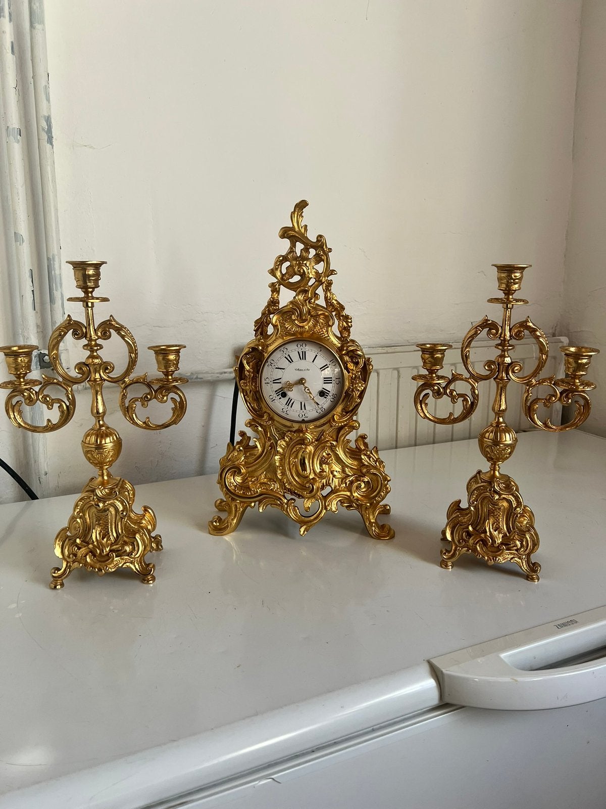 Antieke koper klok met kandelaars, Antiek en Kunst, Antiek | Klokken, Ophalen
