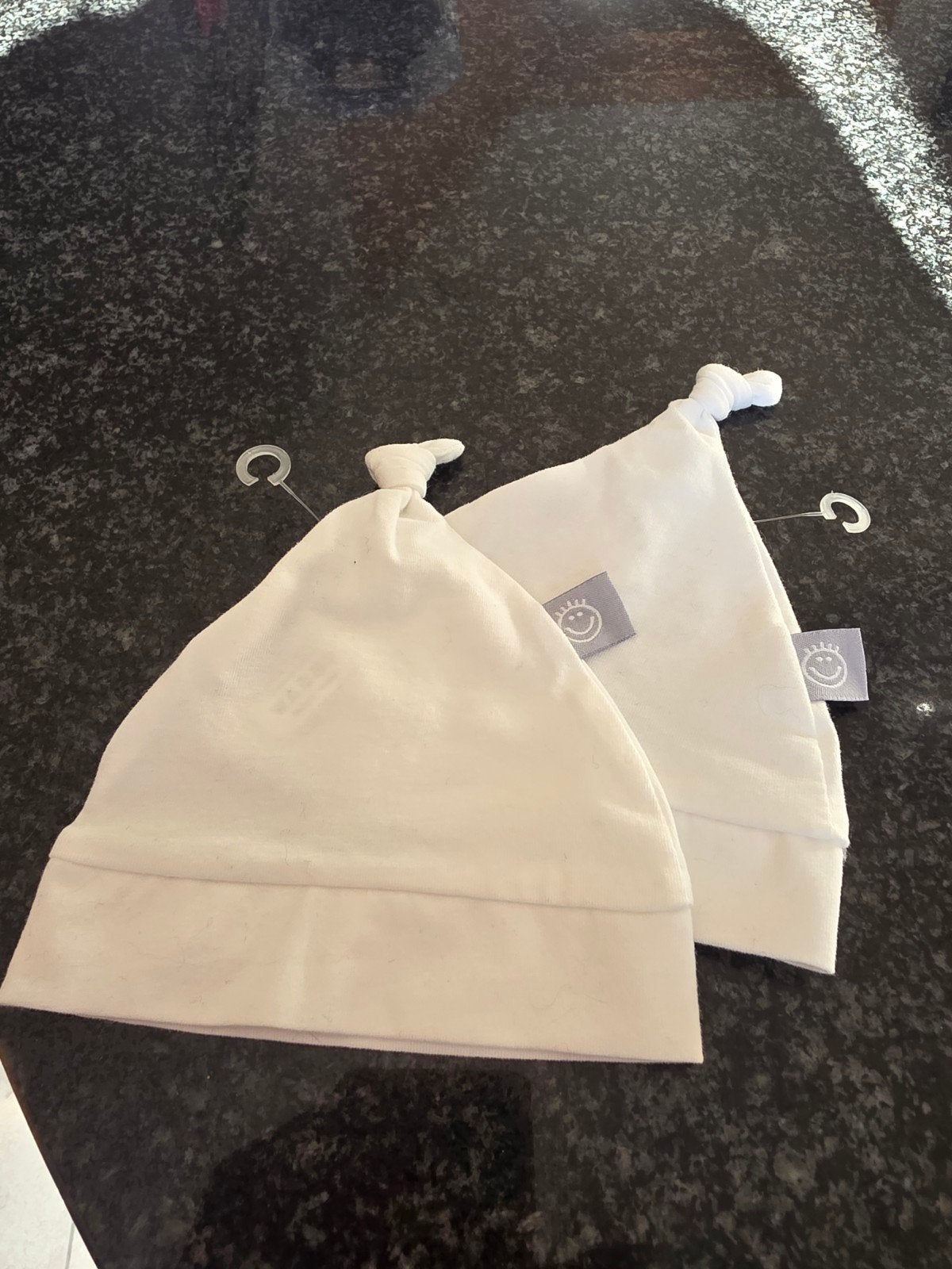 lot de 2 bonnets de naissance nouveau Baby boum, Enlèvement