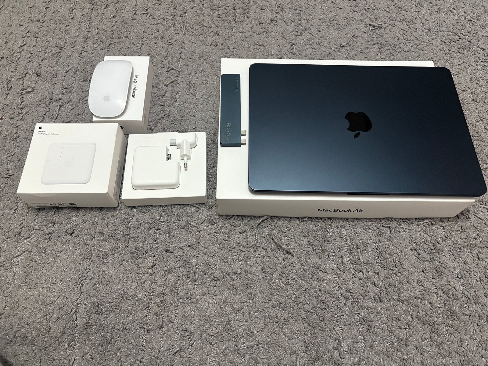 Complete set: MacBook Air 13" (M5) nieuw, Computers en Software, Ophalen, Zo goed als nieuw, Zwart
