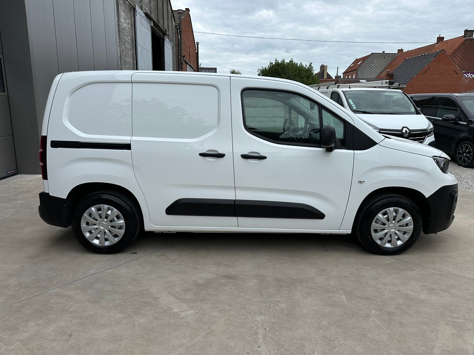 Partner / 3 zitplaatsen / camera / trekhaak / 40000km, Auto's, Voorwielaandrijving, Dealer onderhouden, Stof, 4 cilinders