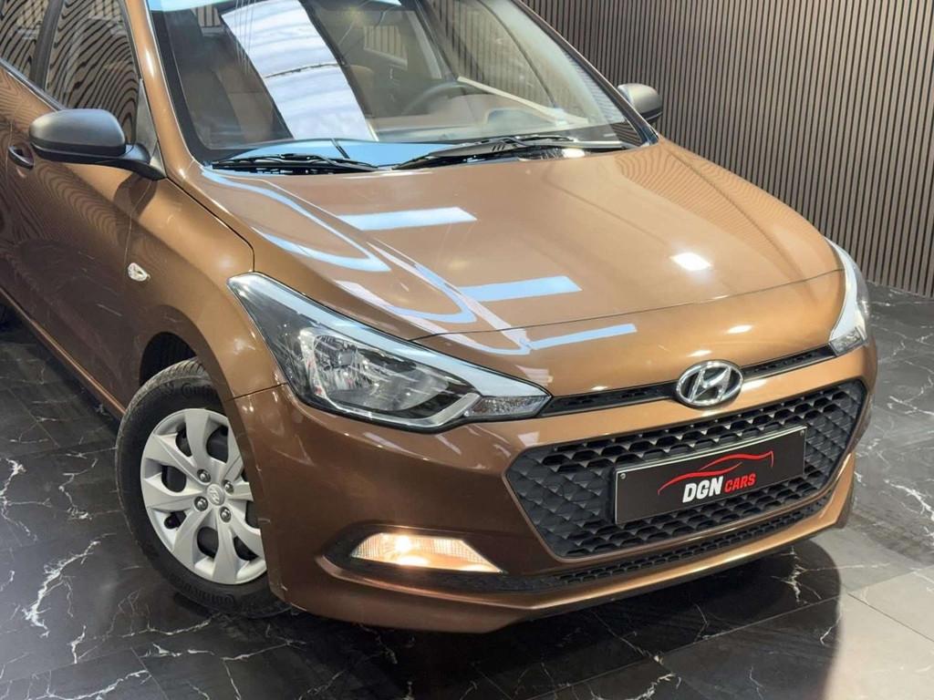 Hyundai i20 i20 1.2i Air (bj 2016), Stof, Euro 6, 4 cilinders, 55 kW
