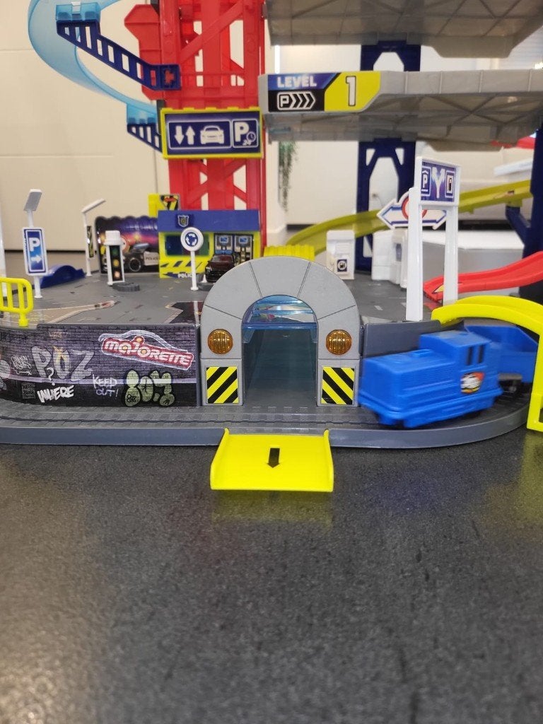 Grote parkeer garage & racebaan speelset TOPSTAAT!, Autres marques, Enlèvement ou Envoi, Autre propulsion, Comme neuf