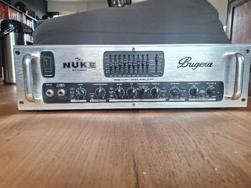 Burgera "NUKE" Bassversterker ( The Ampegkiller), Muziek en Instrumenten, Ophalen, Zo goed als nieuw, 100 watt of meer