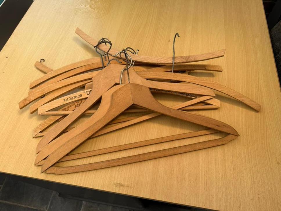 Grote zak houten kleerhangers, Huis en Inrichting, Ophalen, Zo goed als nieuw