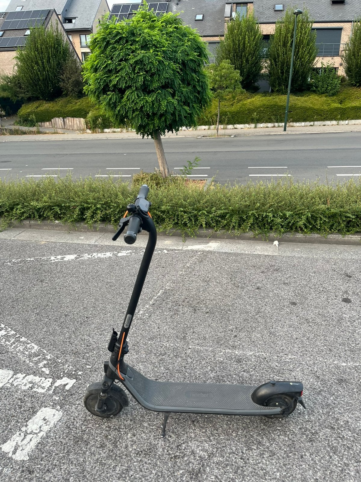 Je vend ma trottinette électrique très bonne etats, Vélos & Vélomoteurs, Trottinettes, Enlèvement ou Envoi, Comme neuf