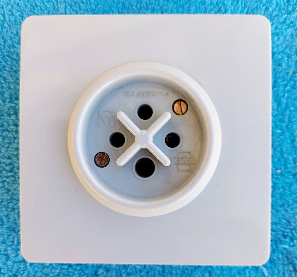 Vynckier kontaktdoos/-stekker--3P+aarding 16A-400V, Ophalen of Verzenden, Nieuw, Gereedschap of Accessoires