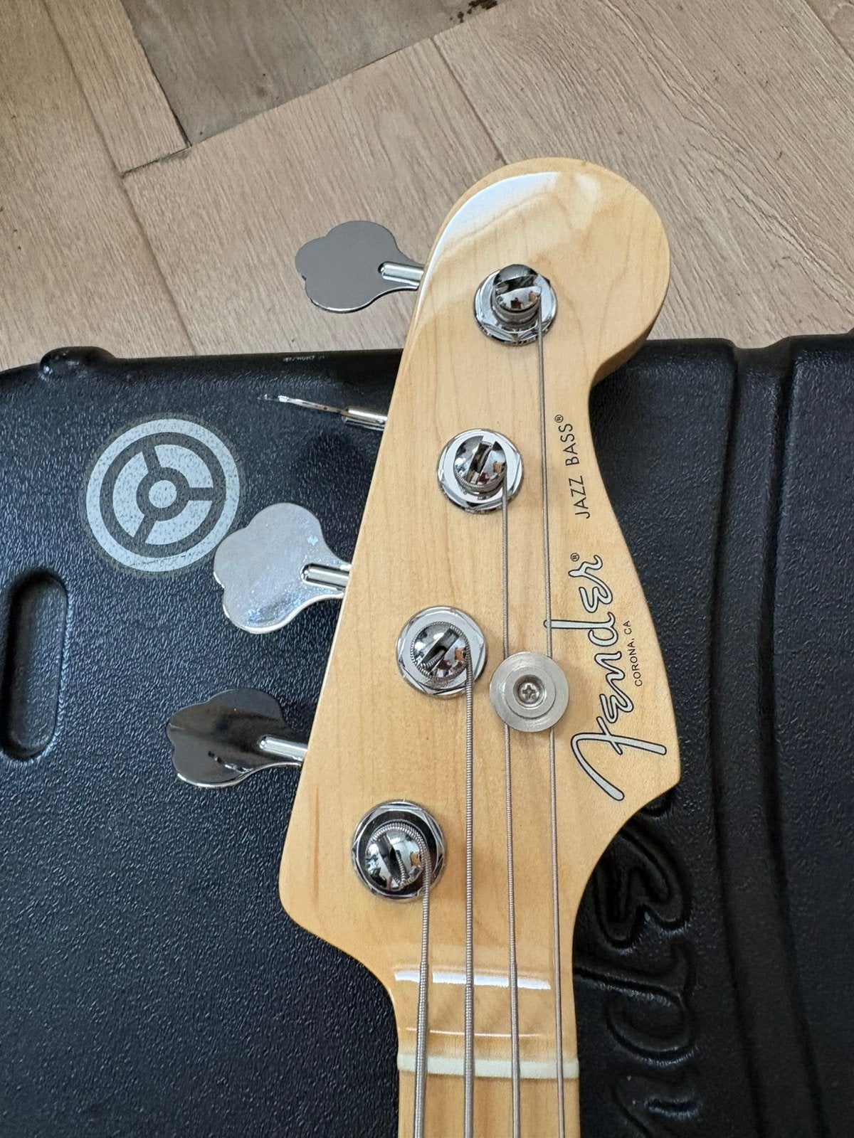 Fender American Professional Jazz Bass MN Maple Neck, Muziek en Instrumenten, Snaarinstrumenten | Gitaren | Bas, Zo goed als nieuw