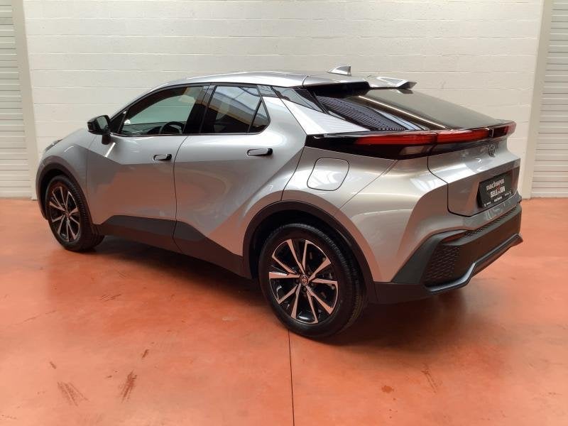 Toyota C-HR 1.8 Dynamic Plus Mono-Tone Toyota C-HR 1.8 Dynam, Automaat, 72 kW, Hybride Elektrisch/Benzine, 98 pk