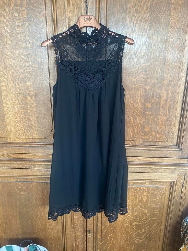 Robe noire dentelle, Kleding | Dames, Jurken, Zwart, Nieuw, Ophalen of Verzenden, Knielengte