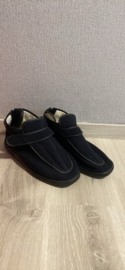 Schoenen met extra steun maat 42 (gebruikt in rusthuizen), Vêtements | Hommes, Chaussures, Enlèvement, Pantoufles, Porté, Noir