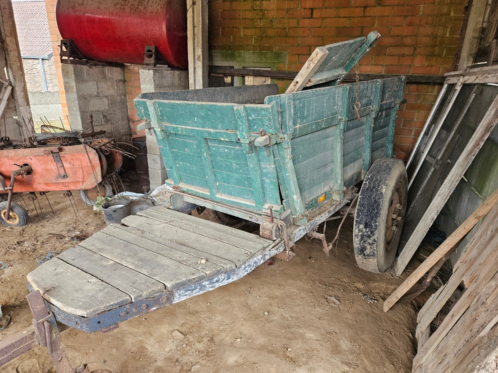 Paardenkar/Tractor, Enlèvement