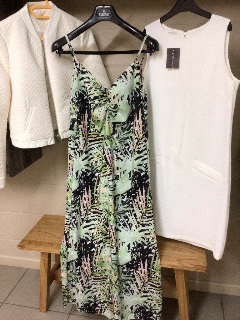 Lot de 12 robes +1 veste, Vêtements | Femmes, Enlèvement
