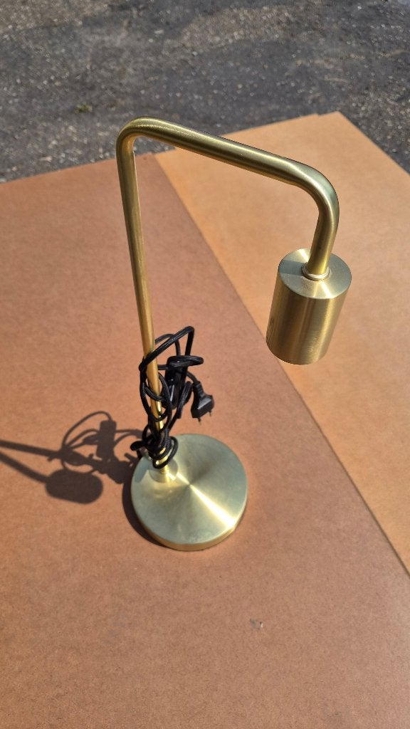 Moderne, minimalistische design bureaulamp, Huis en Inrichting, Ophalen, Bureaulamp, Gebruikt, Goud