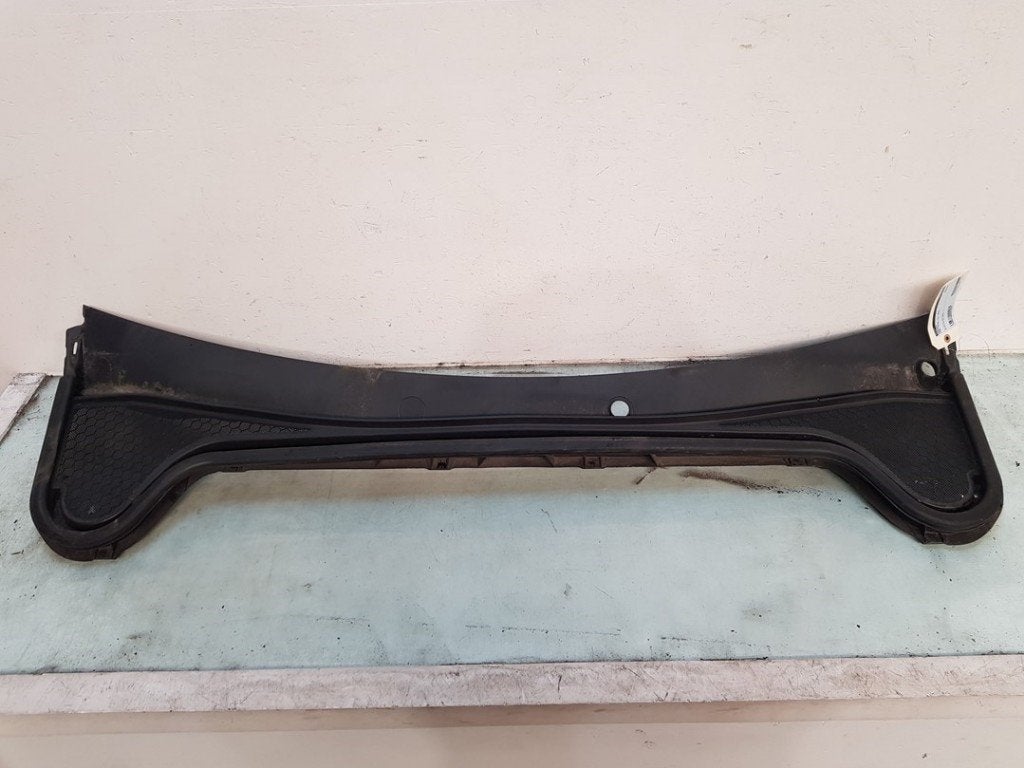 BAIE DE PARE BRISE Ford Focus 4 Wagon (01-2018/12-2025), Henry-Ford-Straße  1
50735  Köln, DE, Ford-Werke GmbH, Kunden@ford.com