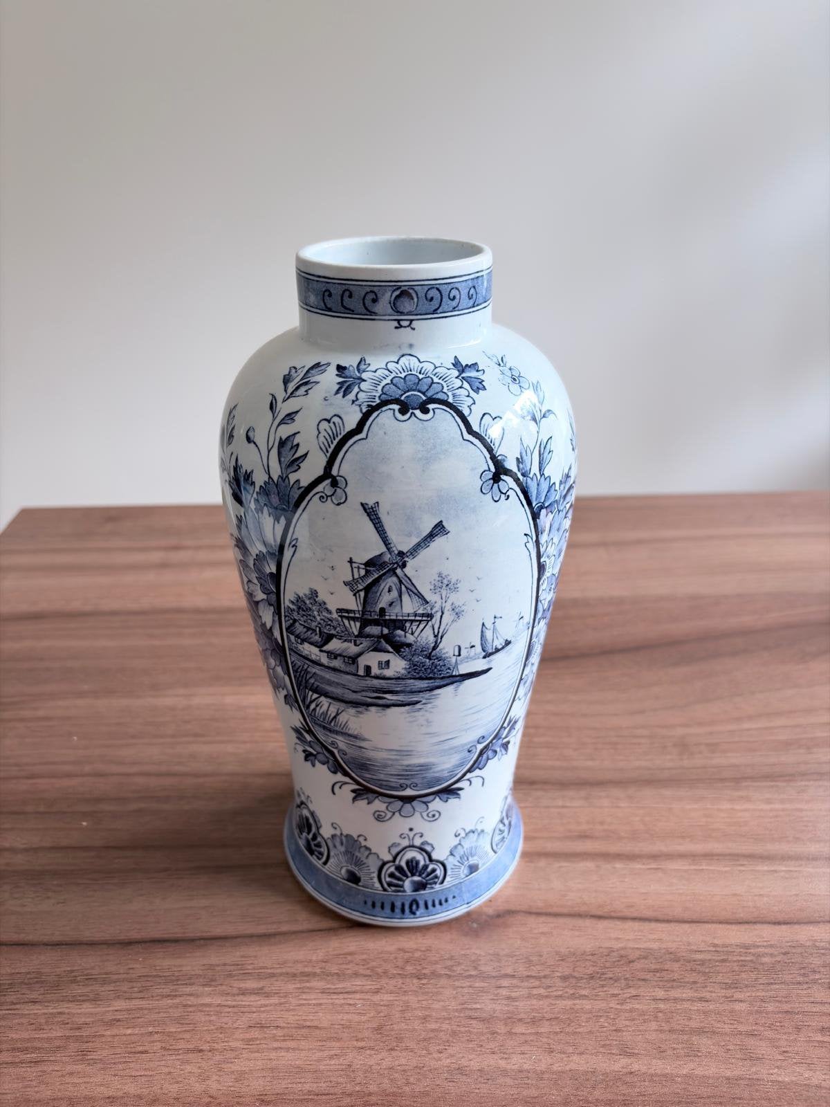 Vase Delft Bleu et Blanc avec Décor Moulin Hollandais, Antiquités & Art, Envoi