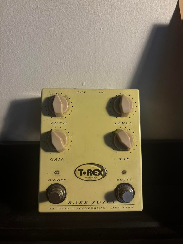 T-rex Bass Juice, Muziek en Instrumenten, Ophalen, Zo goed als nieuw