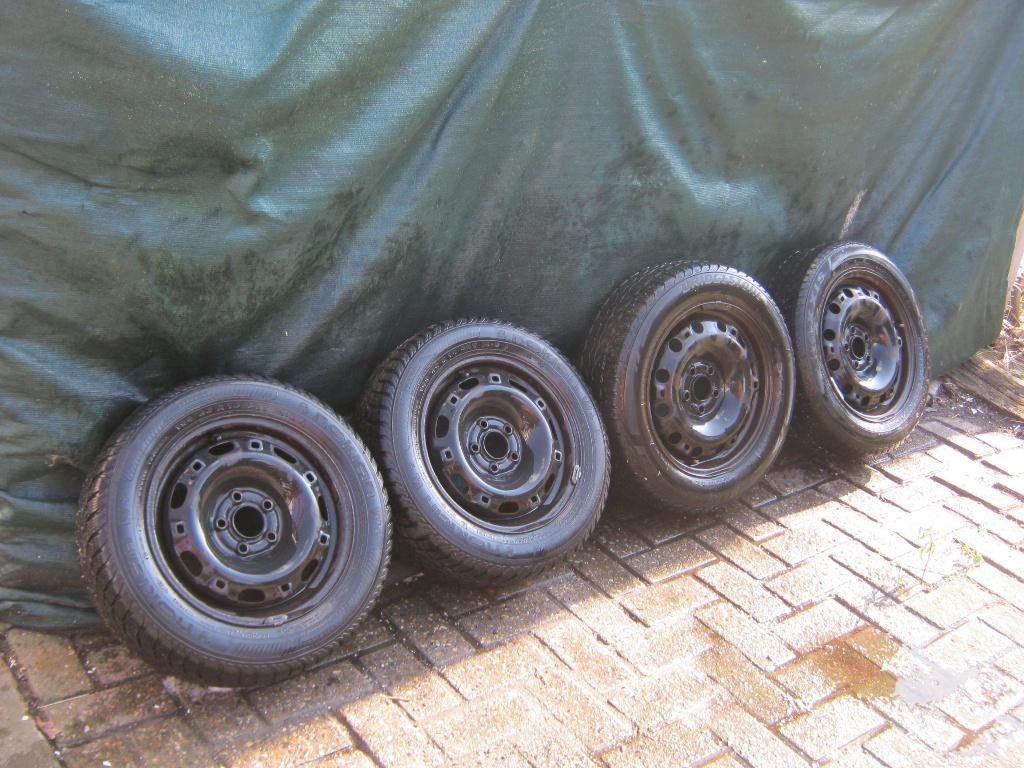 4 jantes avec pneus 14r pour Seat Ibiza / vw fox 185/60/14, 14 pouces, Pneus et Jantes, Véhicule de tourisme, Pneus été