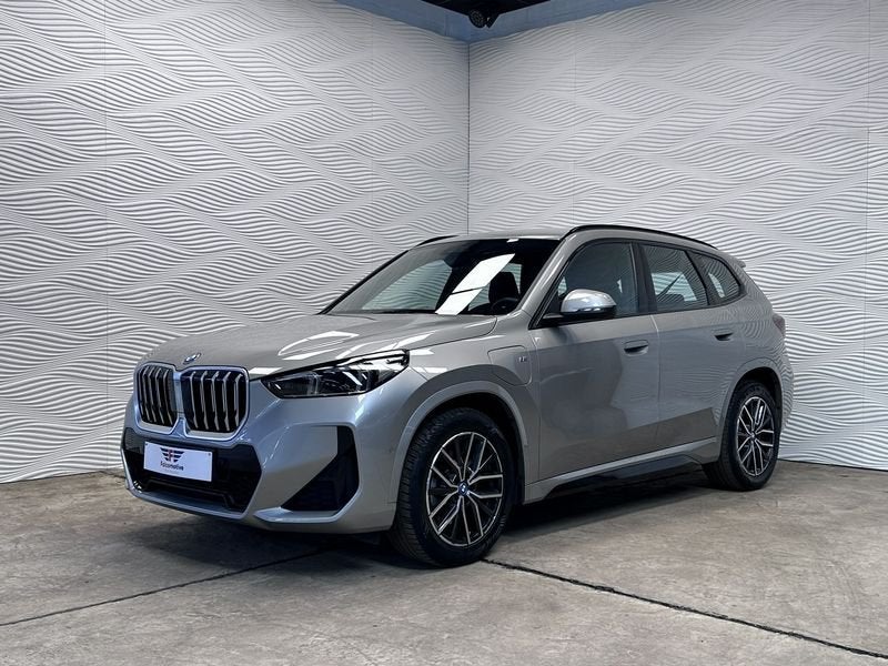 BMW X1 xDrive25e*AUT*M-SPORT*DRIVE ASS +*LAGE BIV!*, Auto's, 245 pk, Gebruikt, Parkeersensor, Alcantara