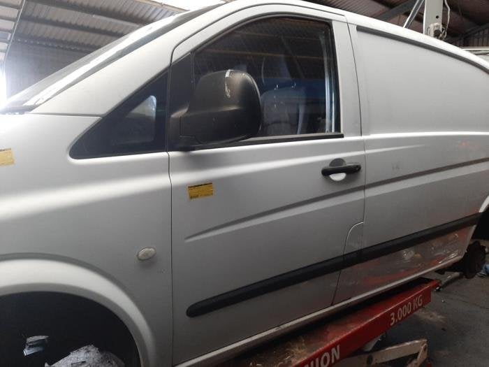 Portier 2Deurs links van een Mercedes Vito (WIT), Gebruikt, -, Deur, -