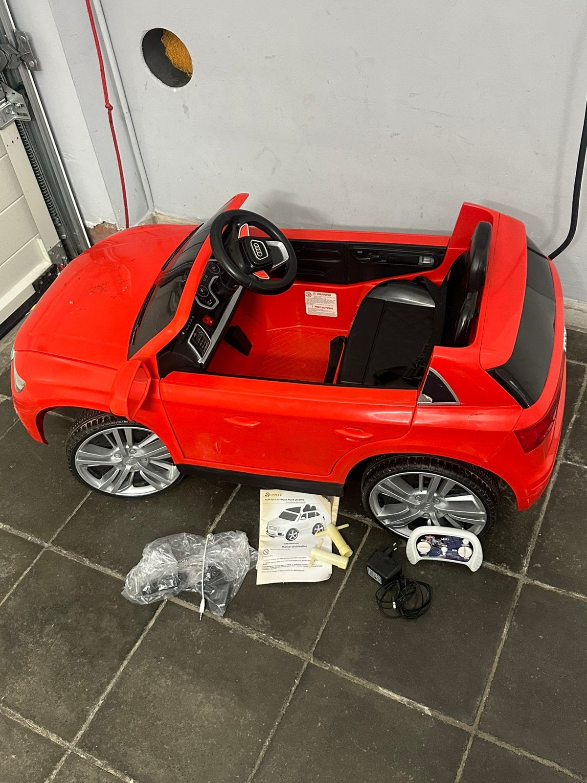 Audi Q5 elektrische kinderauto 12V met afstandsbediening, Enfants & Bébés, Jouets | Extérieur | Véhicules à batterie, Enlèvement