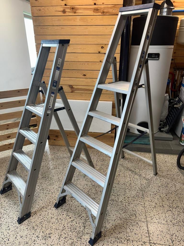 Lot d'escabelles professionnelles DAS Ladders 4 et 5 marches, Enlèvement, Comme neuf