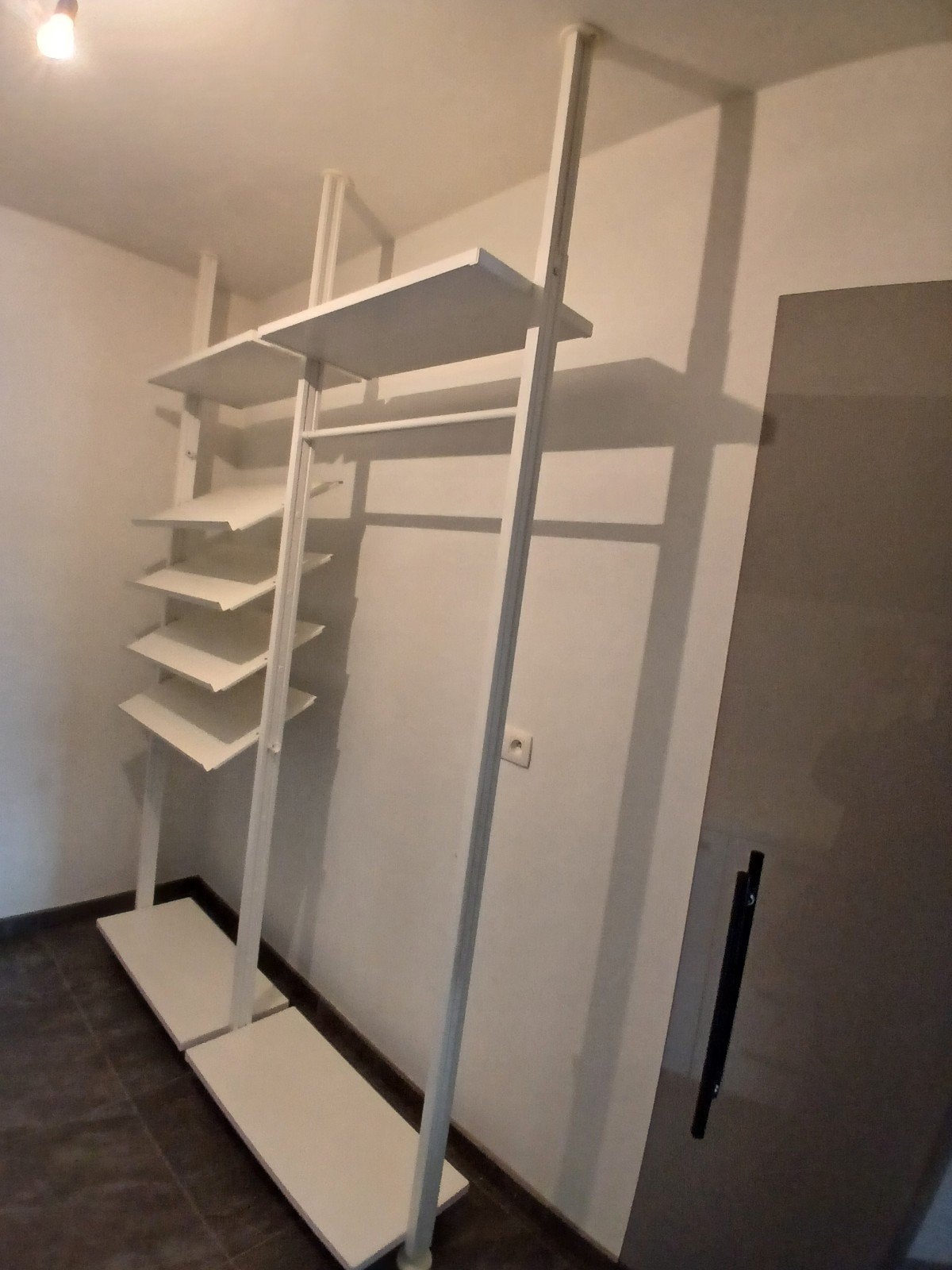Schoenenrek ikea, Enlèvement