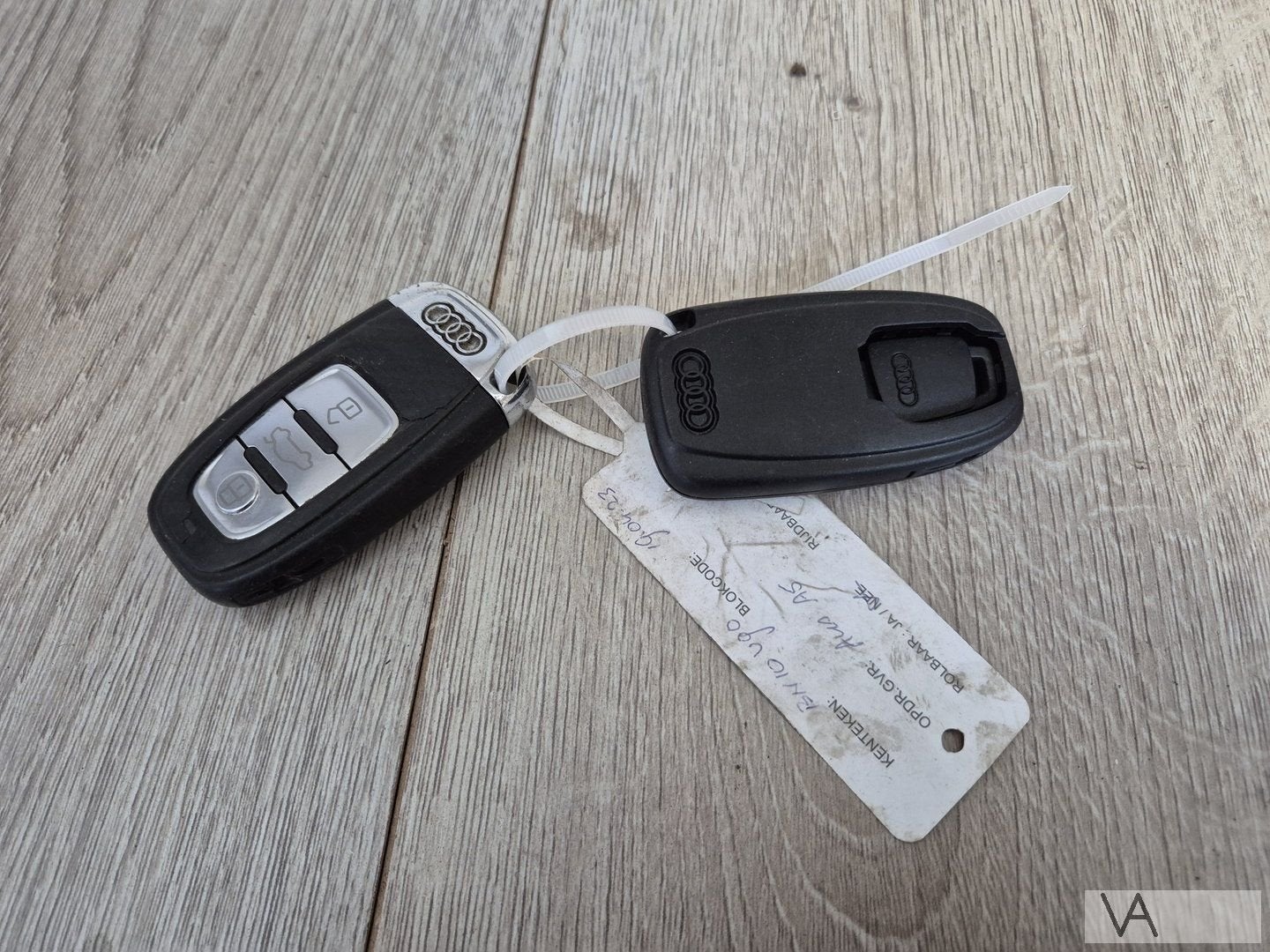 Audi A4 8k en A5 8t 2008 - 2015 set van 2 sleutels €30, Gebruikt, -, -, -