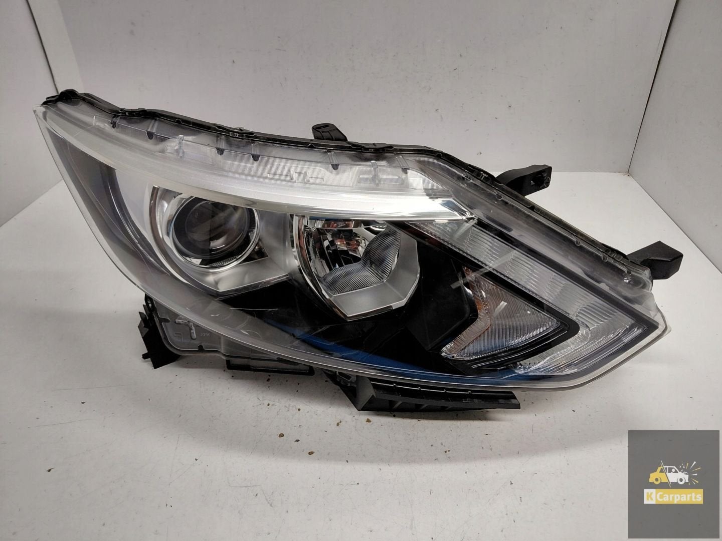 100-18013, Phare droit Nissan Qashqai J11 II, Nissan Motor Co., Ltd., Takashima 1-chome 1-1
220-8686  Yokohama, Utilisé, NISSAN_SR@mail.nissan.co.jp